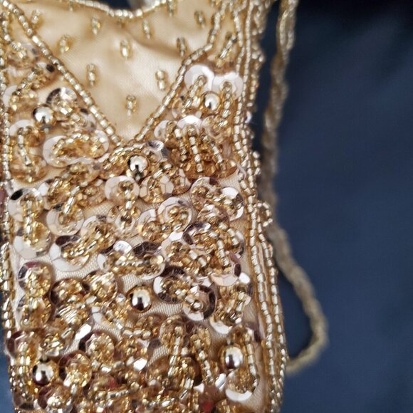 La Regale LTD Vintage Magnetic Close Gold Sequin and Beads Purse - Picture 16 of 16